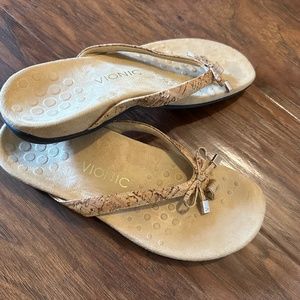 Vionic sz 7 sandals